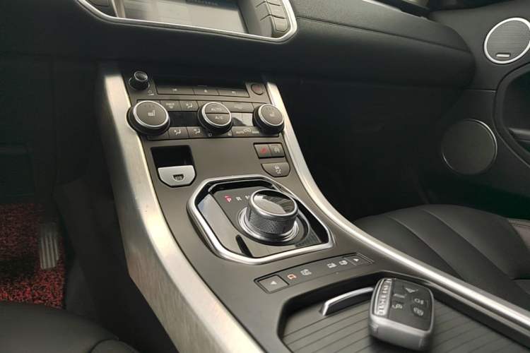Used Land Rover Range Evoque 2015 2.0T Five-Door Zhiyao Edition Gear Lever