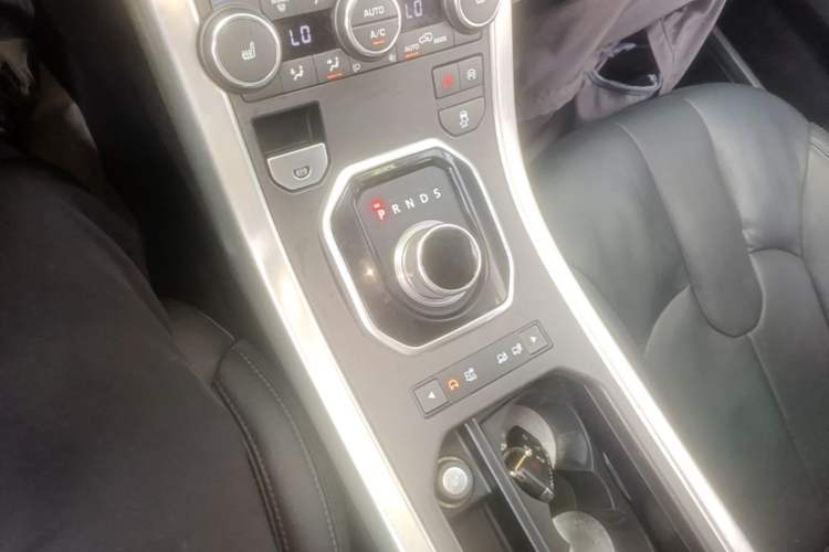 Used Land Rover Range Evoque 2015 2.0T Five-Door Zhiyao Edition Gear Lever