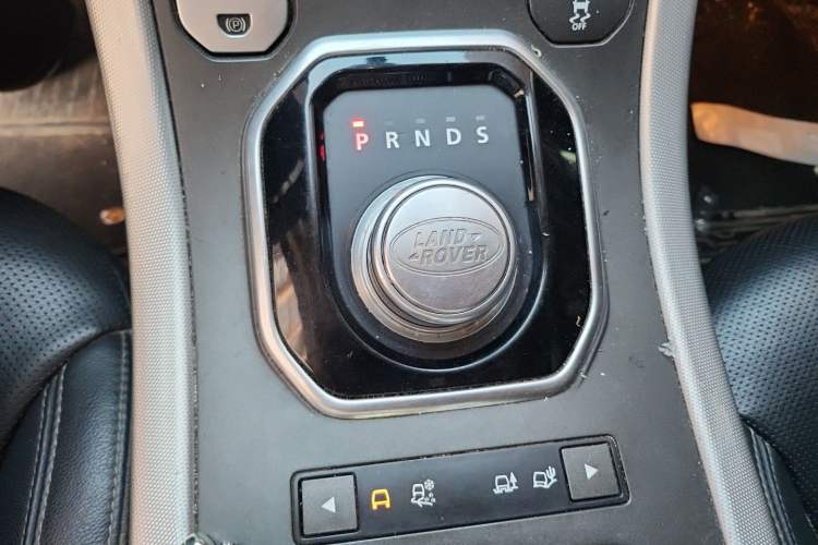 Used Land Rover Range Evoque 2015 2.0T Five-Door Sporty Edition Gear Lever
