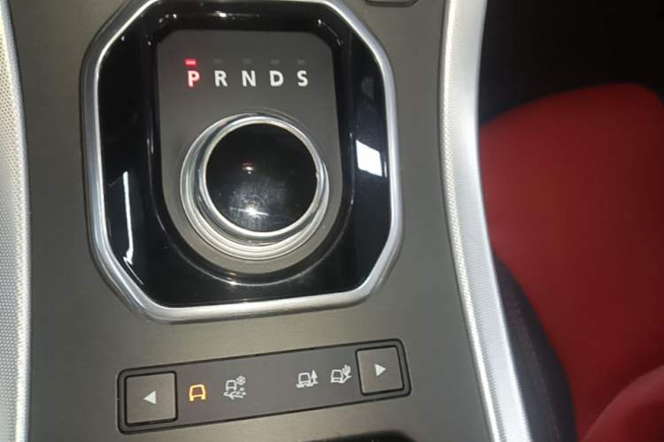 Used Land Rover Range Evoque 2015 2.0T 5-Door Ignite Edition Gear Lever