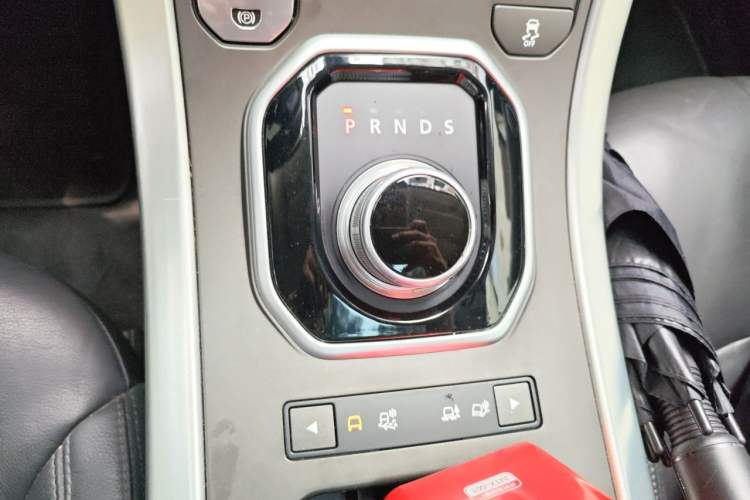 Used Land Rover Range Evoque 2015 2.0T Five-Door Zhiyao Edition Gear Lever