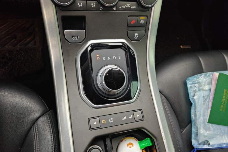 Used Land Rover Range Evoque 2015 2.0T Five-Door Zhiyao Edition Gear Lever