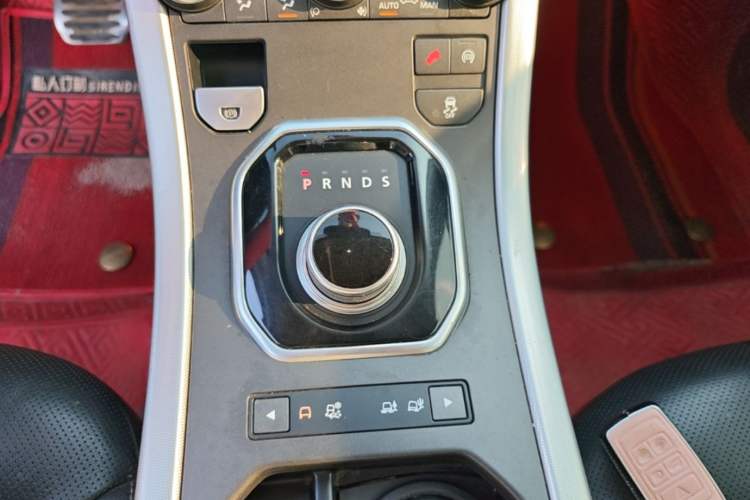Used Land Rover Range Evoque 2015 2.0T Five-Door Sporty Edition Gear Lever