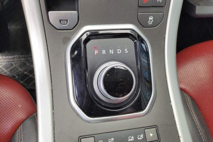 Used Land Rover Range Evoque 2015 2.0T Five-Door Sporty Edition Gear Lever