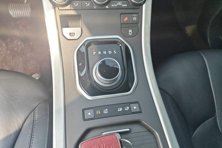 Used Land Rover Range Evoque 2015 2.0T Five-Door Zhiyao Edition Gear Lever