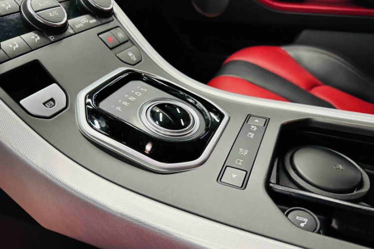 Used Land Rover Range Evoque 2015 2.0T Five-Door Sporty Edition Gear Lever
