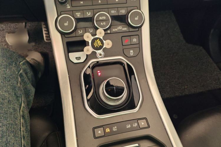Used Land Rover Range Evoque 2015 2.0T Five-Door Zhiyao Edition Gear Lever