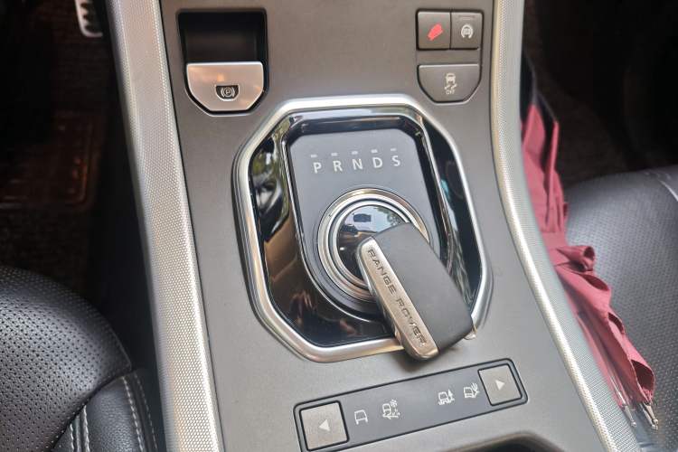 Used Land Rover Range Evoque 2015 2.0T Five-Door Sporty Edition Gear Lever