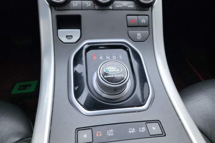 Used Land Rover Range Evoque 2015 2.0T Five-Door Zhiyao Edition Gear Lever