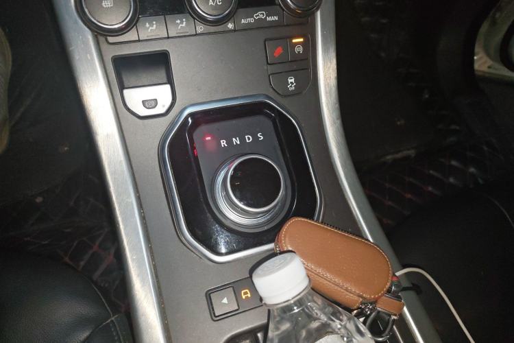 Used Land Rover Range Evoque 2015 2.0T Five-Door Zhiyao Edition Gear Lever