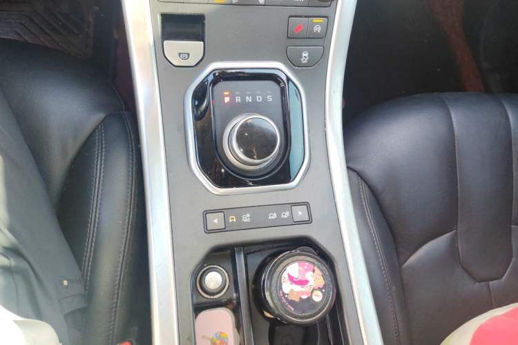 Used Land Rover Range Evoque 2015 2.0T Five-Door Zhiyao Edition Gear Lever