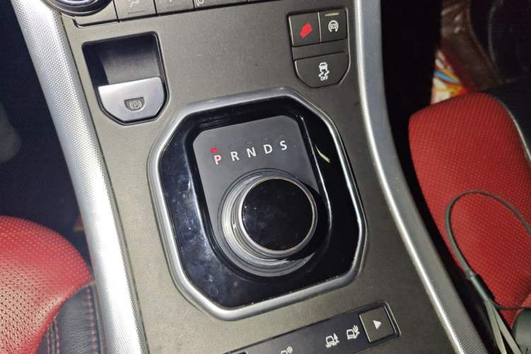 Used Land Rover Range Evoque 2015 2.0T 5-Door Ignite Edition Gear Lever