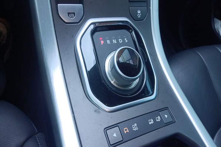 Used Land Rover Range Evoque 2015 2.0T Five-Door Zhiyao Edition Gear Lever
