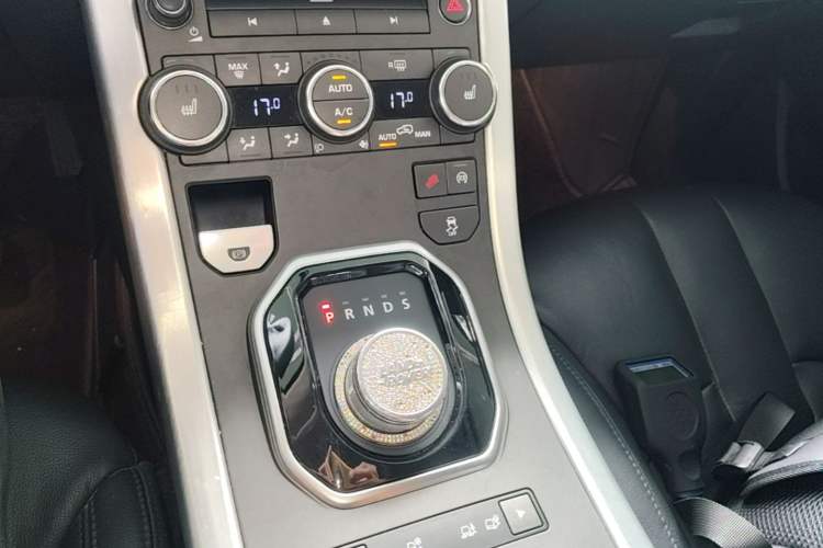 Used Land Rover Range Evoque 2015 2.0T Five-Door Zhiyao Edition Gear Lever