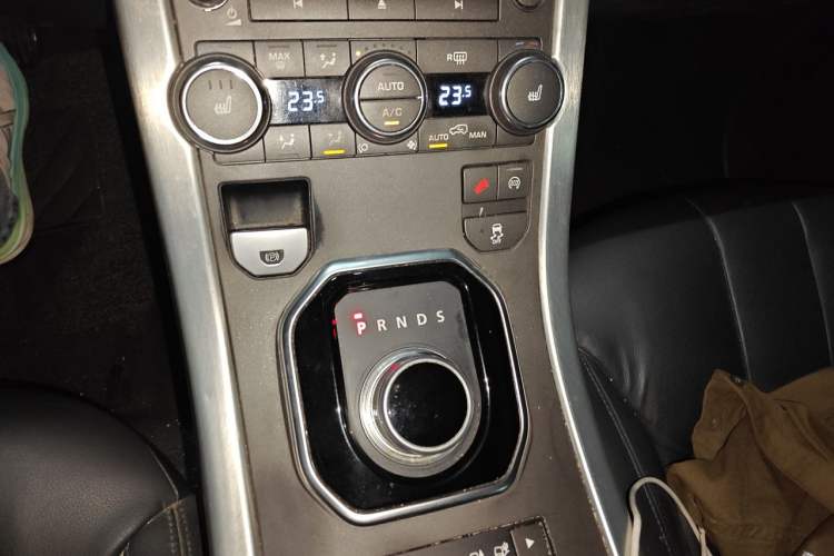 Used Land Rover Range Evoque 2015 2.0T Five-Door Zhiyao Edition Gear Lever