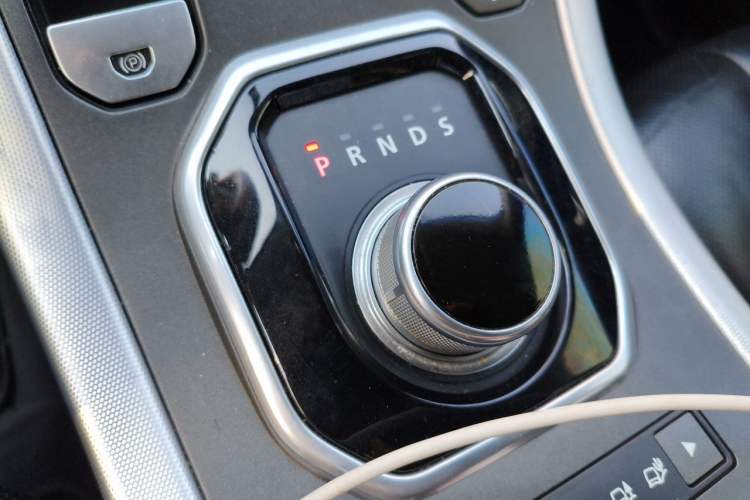 Used Land Rover Range Evoque 2015 2.0T 5-Door Ignite Edition Gear Lever
