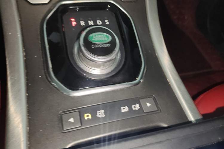 Used Land Rover Range Evoque 2015 2.0T Five-Door Zhiyao Edition Gear Lever