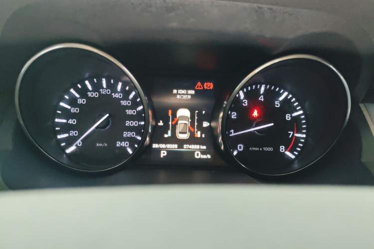 Used Land Rover Range Evoque 2015 2.0T Five-Door Zhiyao Edition Instrument Cluster
