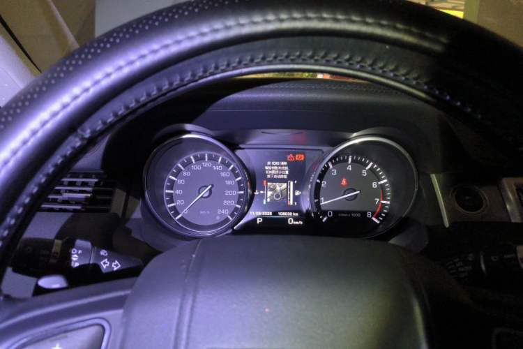 Used Land Rover Range Evoque 2015 2.0T Five-Door Zhiyao Edition Instrument Cluster