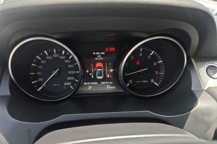 Used Land Rover Range Evoque 2015 2.0T Five-Door Zhiyao Edition Instrument Cluster