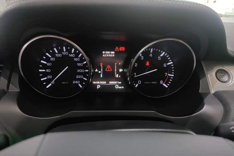 Used Land Rover Range Evoque 2015 2.0T Five-Door Zhiyao Edition Instrument Cluster