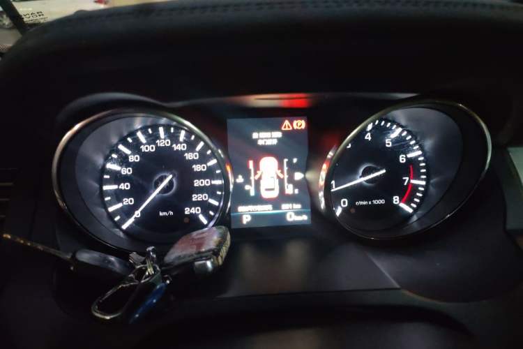 Used Land Rover Range Evoque 2015 2.0T Five-Door Fashion Edition Instrument Cluster