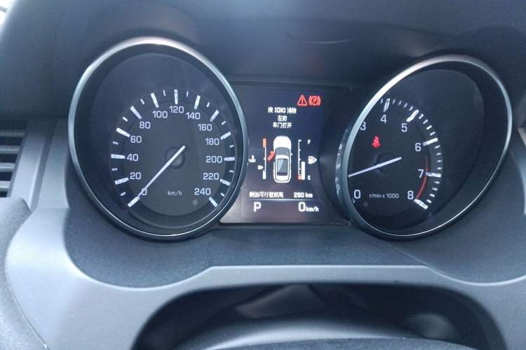 Used Land Rover Range Evoque 2015 2.0T Five-Door Zhiyao Edition Instrument Cluster