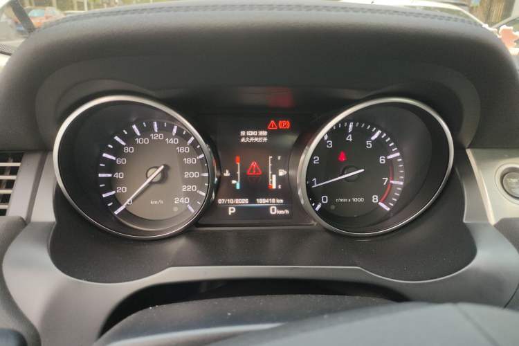 Used Land Rover Range Evoque 2015 2.0T Five-Door Zhiyao Edition Instrument Cluster