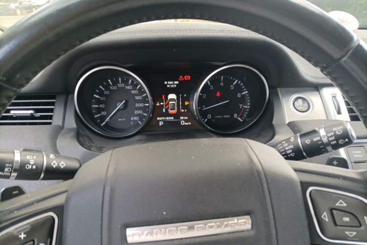 Used Land Rover Range Evoque 2015 2.0T Five-Door Zhiyao Edition Instrument Cluster