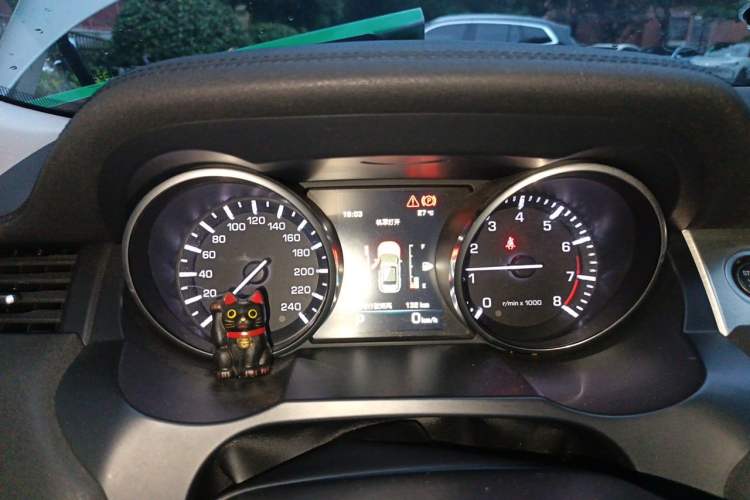 Used Land Rover Range Evoque 2015 2.0T Five-Door Zhiyao Edition Instrument Cluster