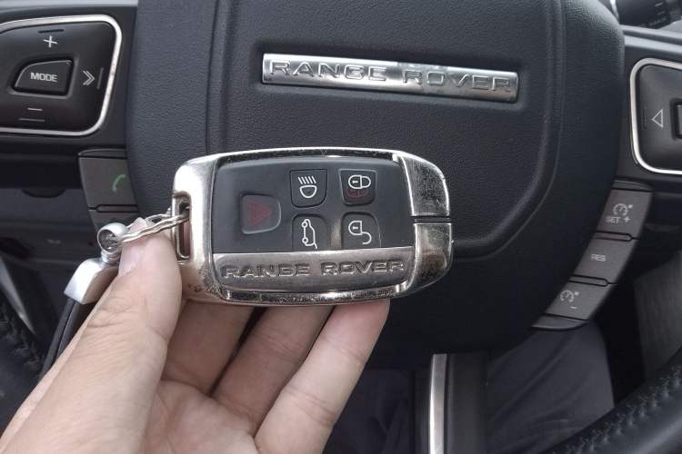 Used Land Rover Range Evoque 2015 2.0T Five-Door Zhiyao Edition Interior 1