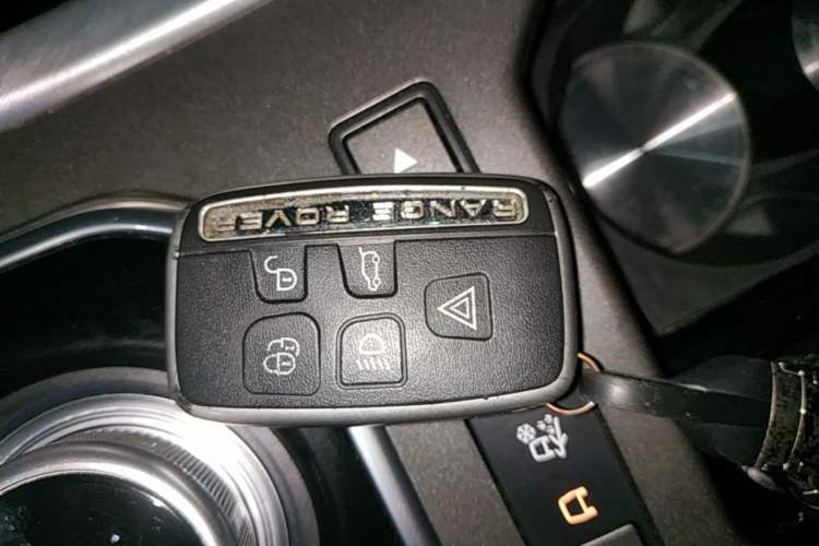 Used Land Rover Range Evoque 2015 2.0T Five-Door Zhiyao Edition Interior 1