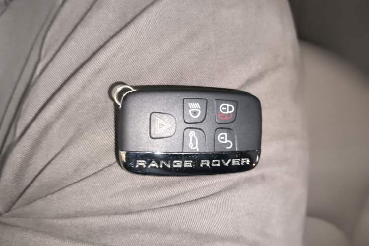 Used Land Rover Range Evoque 2015 2.0T Five-Door Zhiyao Edition Interior 1