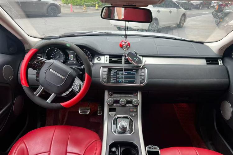 Used Land Rover Range Evoque 2015 2.0T Five-Door Zhiyao Edition Interior 1