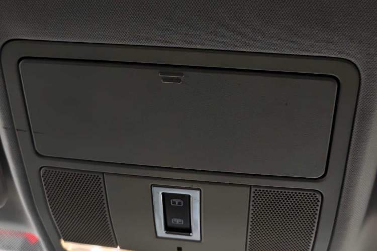 Used Land Rover Range Evoque 2015 2.0T Five-Door Zhiyao Edition Interior 10