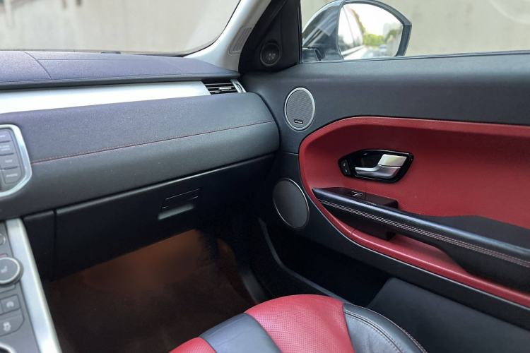 Used Land Rover Range Evoque 2015 2.0T 5-Door Ignite Edition Interior 10