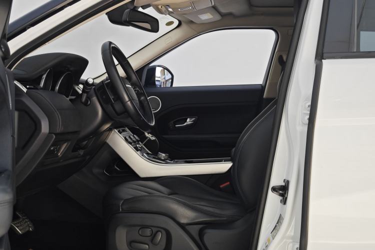 Used Land Rover Range Evoque 2015 2.0T Five-Door Zhiyao Edition Interior 13