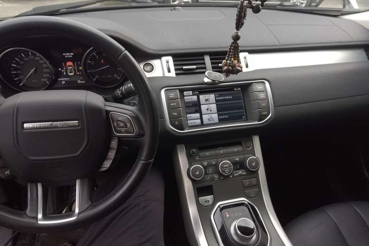 Used Land Rover Range Evoque 2015 2.0T Five-Door Zhiyao Edition Interior 2