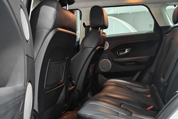 Used Land Rover Range Evoque 2015 2.0T Five-Door Zhiyao Edition Interior 2
