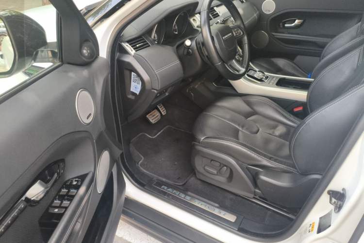 Used Land Rover Range Evoque 2015 2.0T 5-Door Ignite Edition Interior 3