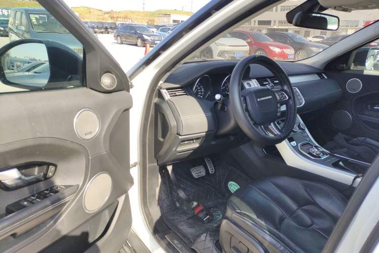 Used Land Rover Range Evoque 2015 2.0T 5-Door Ignite Edition Interior 3