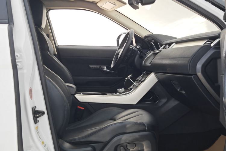 Used Land Rover Range Evoque 2015 2.0T Five-Door Zhiyao Edition Interior 3