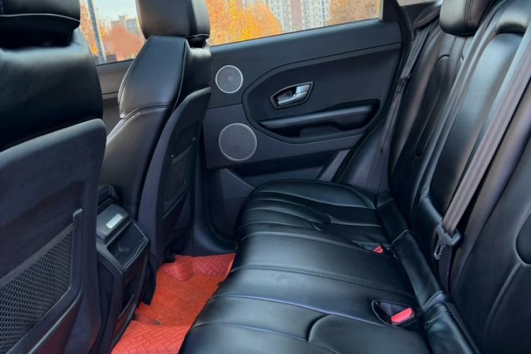 Used Land Rover Range Evoque 2015 2.0T 5-Door Luxury Edition Interior 3