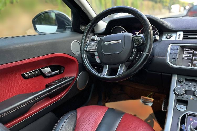 Used Land Rover Range Evoque 2015 2.0T 5-Door Ignite Edition Interior 3
