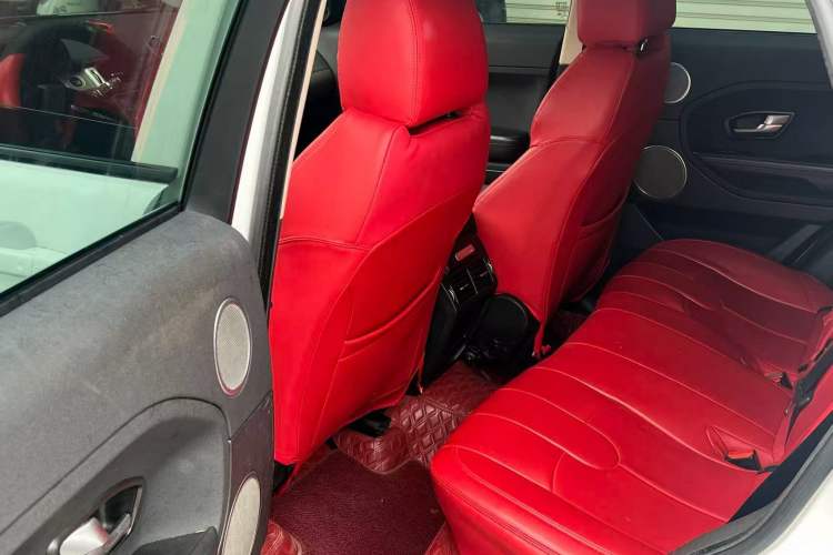 Used Land Rover Range Evoque 2015 2.0T Five-Door Zhiyao Edition Interior 3
