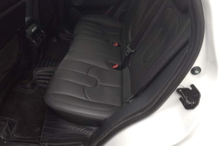 Used Land Rover Range Evoque 2015 2.0T Five-Door Zhiyao Edition Interior 4