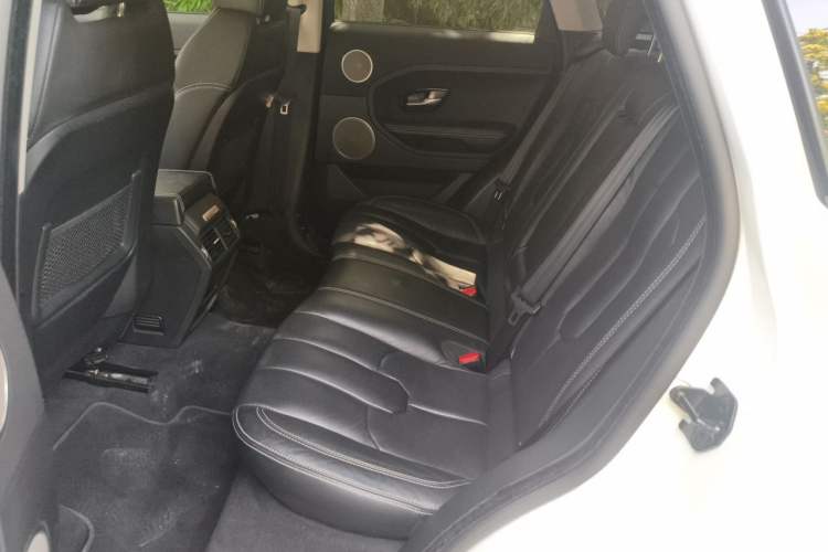 Used Land Rover Range Evoque 2015 2.0T 5-Door Ignite Edition Interior 4