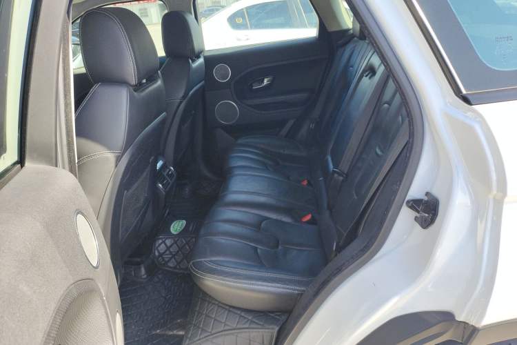 Used Land Rover Range Evoque 2015 2.0T 5-Door Ignite Edition Interior 4