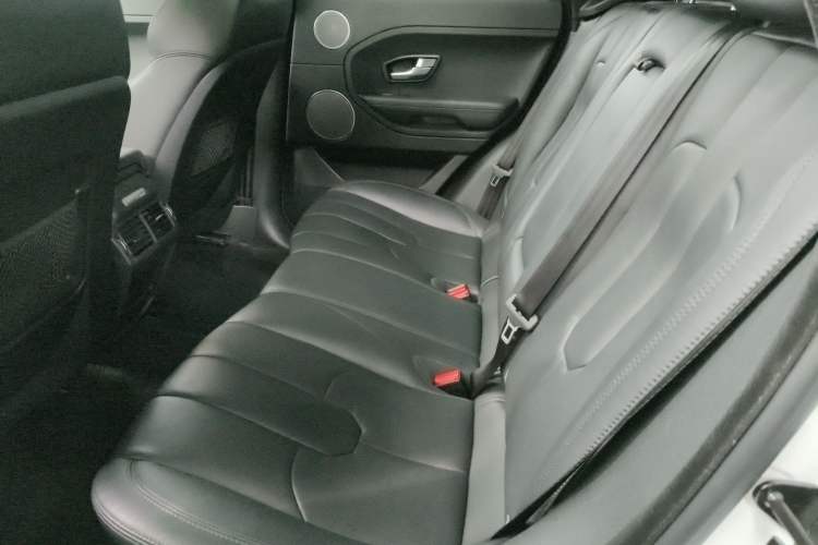 Used Land Rover Range Evoque 2015 2.0T Five-Door Zhiyao Edition Interior 4