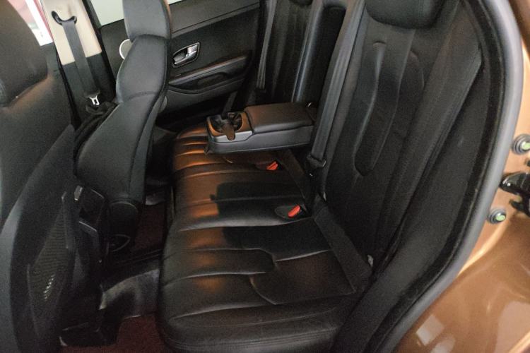 Used Land Rover Range Evoque 2015 2.0T 5-Door Luxury Edition Interior 4